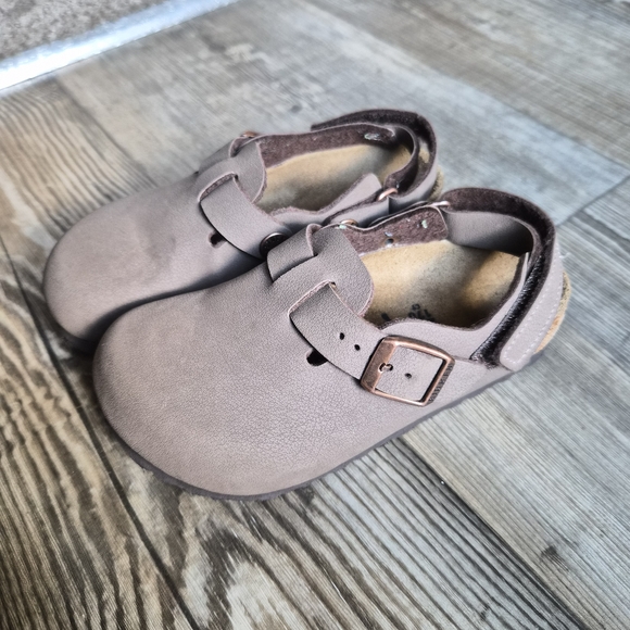 Kids Brown Birkenstock Tokio Backstrap Lightweight Slip On Clog - Picture 2 of 11